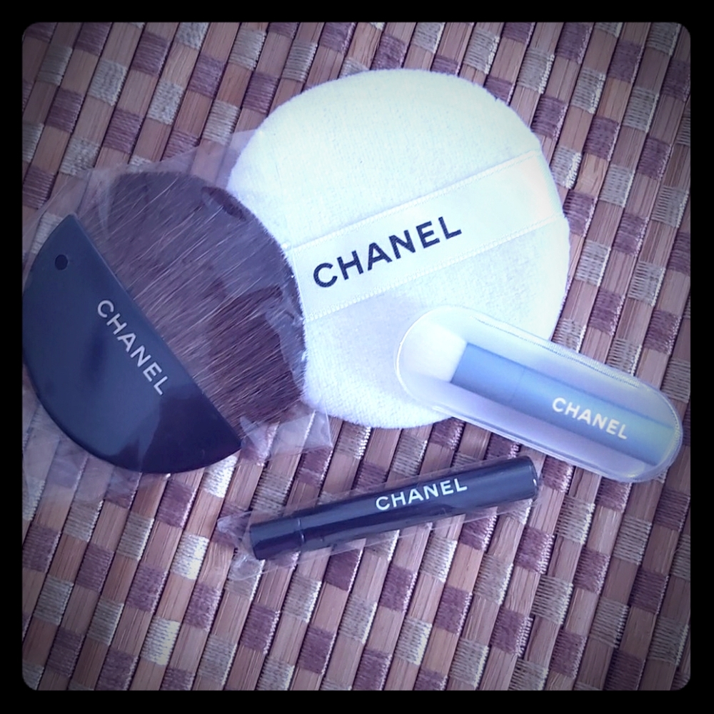 Chanel applicators